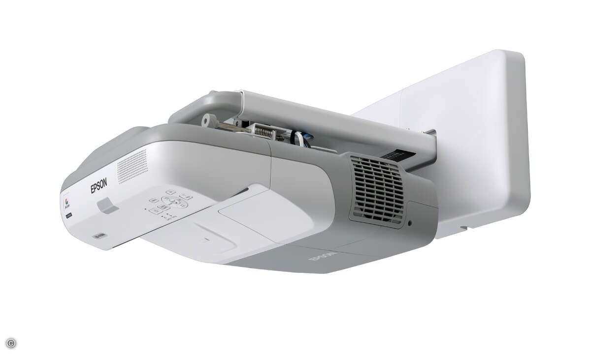 Kurzstreckenmeister: Die interaktiven Projektoren der Epson EB-4x5 Serie projizieren ab 12,7 Zentimeter Entfernung ein 70 Zoll Bild