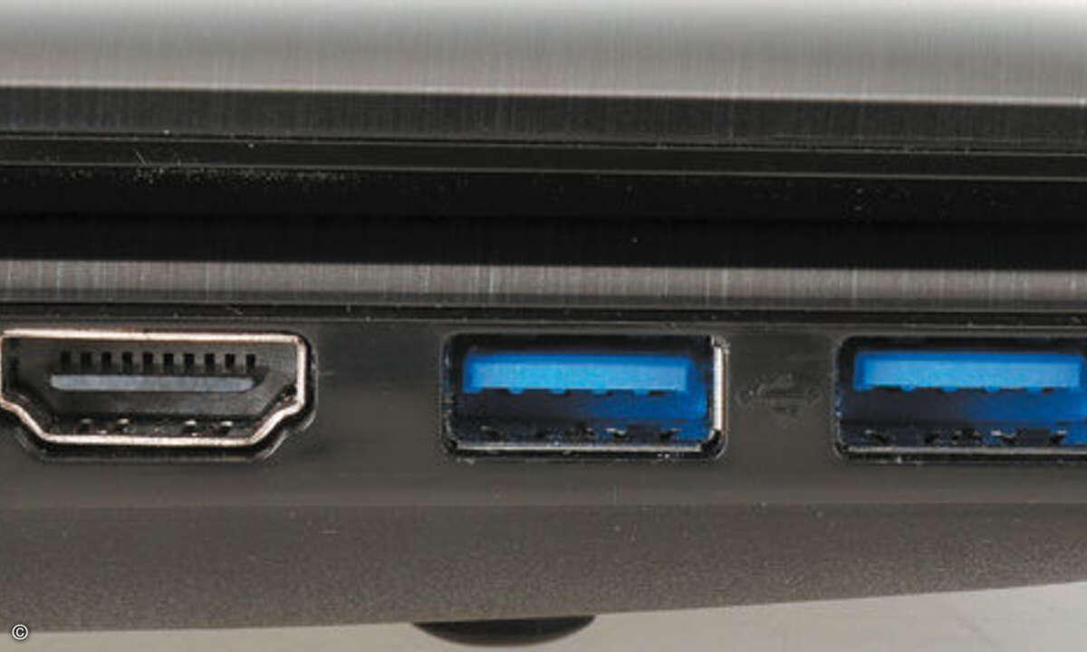 Als Einziges Notebook im Test kann das MSI CR640 bereits mit zwei schnellen USB-3.0-Schnittstellen aufwarten. Sie können theoretisch bis zu 5 GBit/s übertragen. Bei USB 2.0 sind es 480 MBit/s.