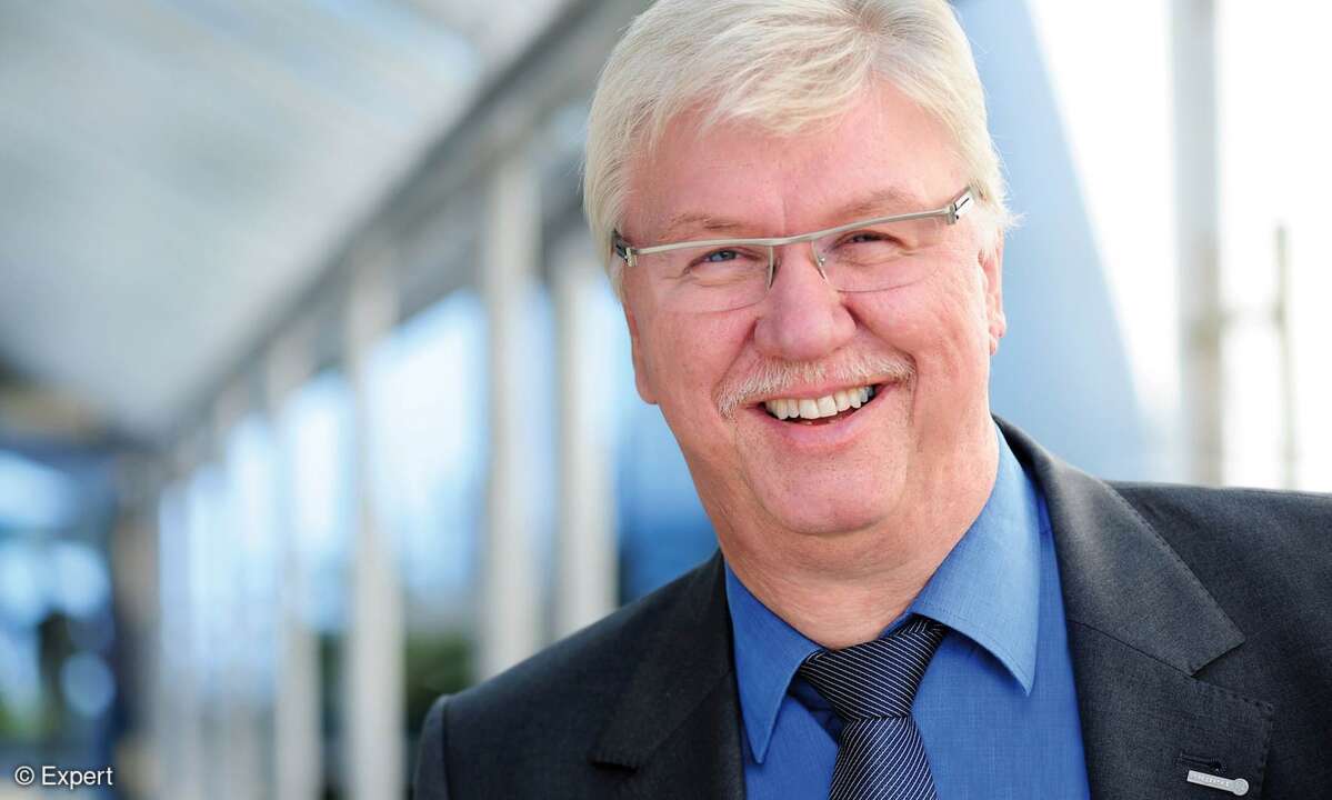 Expert-Vorstandschef Volker Müller