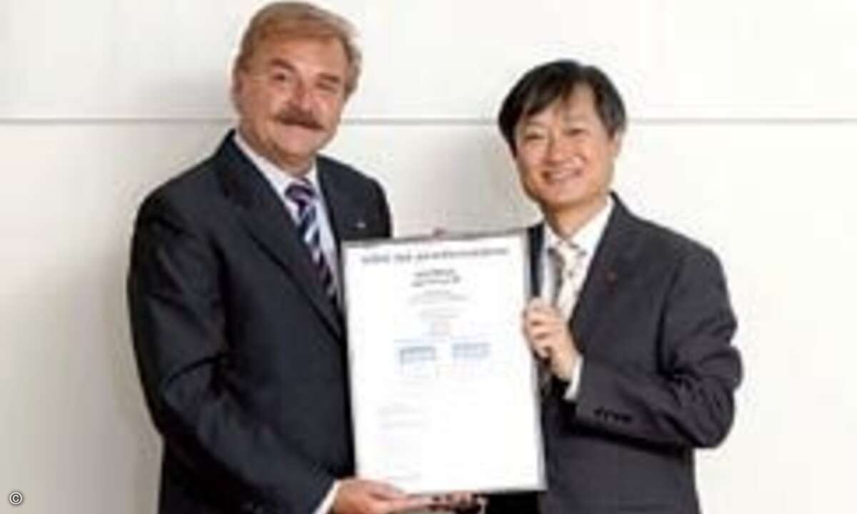 Mitte Juli hat LG vom renommierten Institut VDE ein Zertifikat bekommen, das bescheinigt, dass ein Polarisations-Fernseher Full HD im 3D-Modus wiedergeben kann. Diese Aussage sorgte für Verwirrung unter Fachleuten und wird momentan kontrovers diskuti