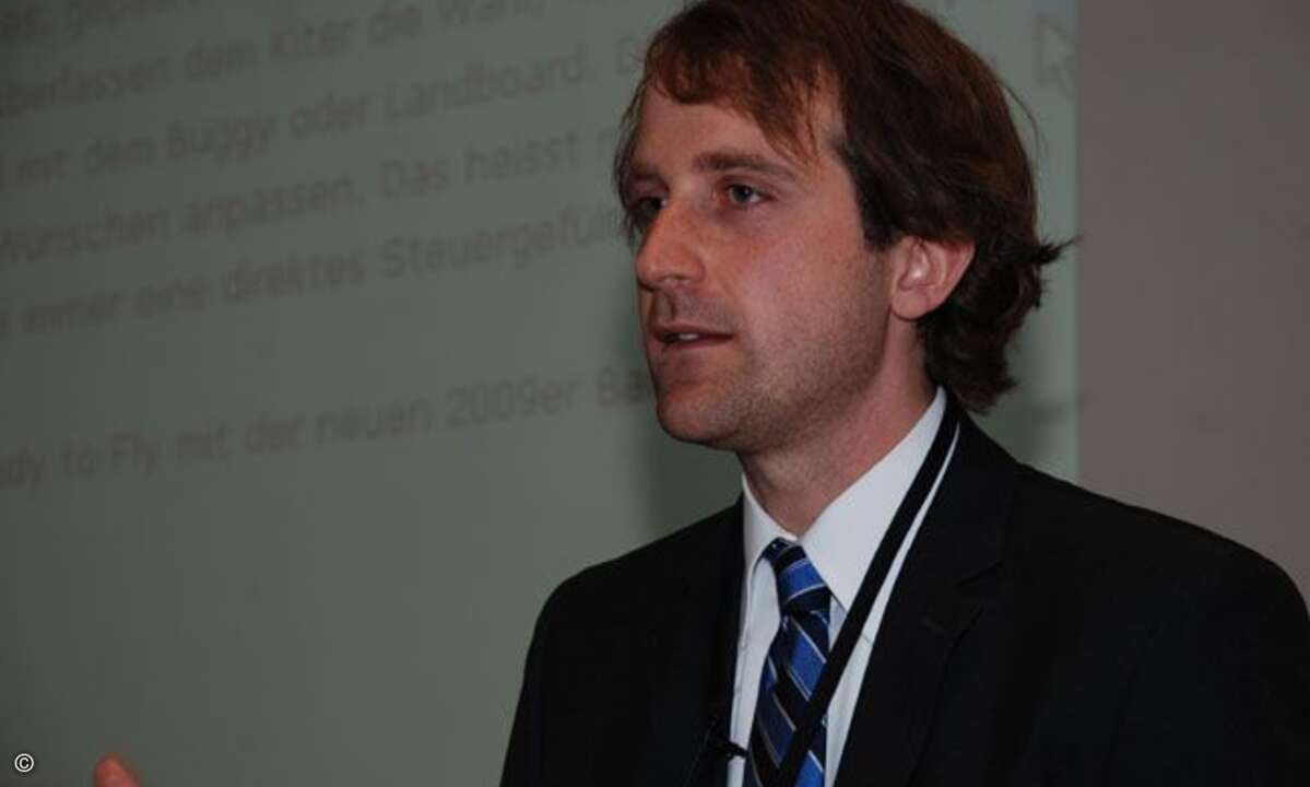 Bereits Stammgast beim CRN Etail Summit: Die IT-Recht-Kanzlei, hier Rechtsanwalt Max-Lion Keller beim Etail Summit 2010