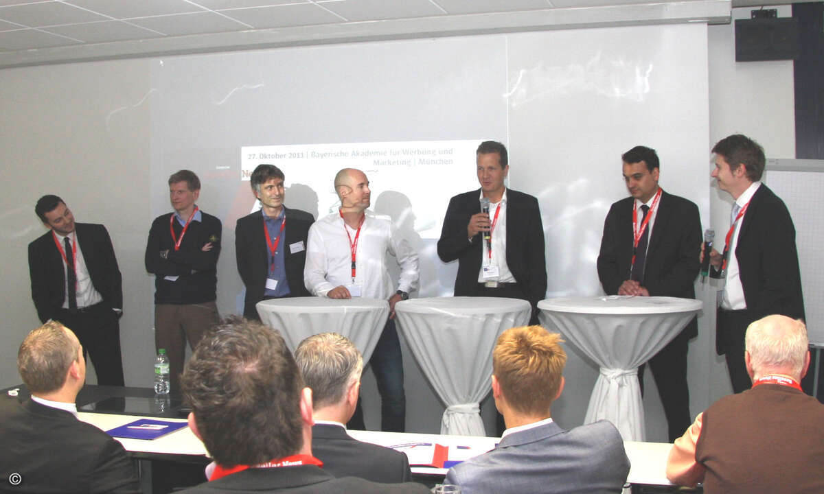 Die prominent besetzte »Elefantenrunde« beim CRN Etail Summit