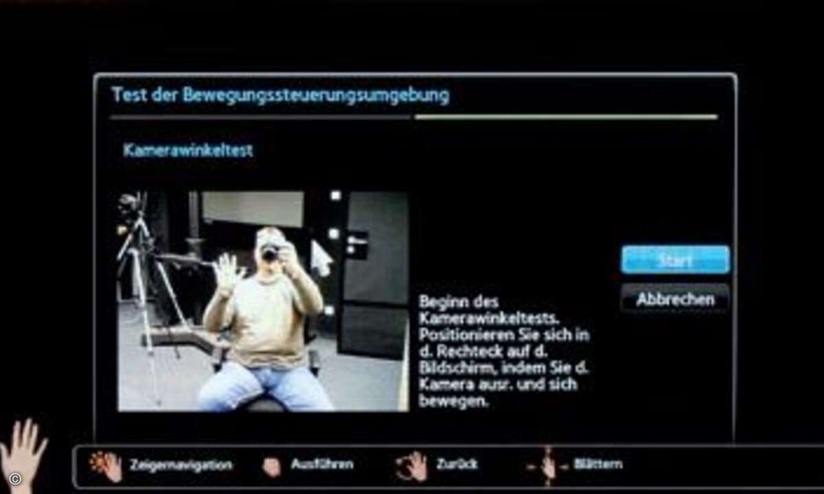 Das Setup der Gestensteuerung beim Samsung UE55ES8090 klappt schnell und reibungslos.