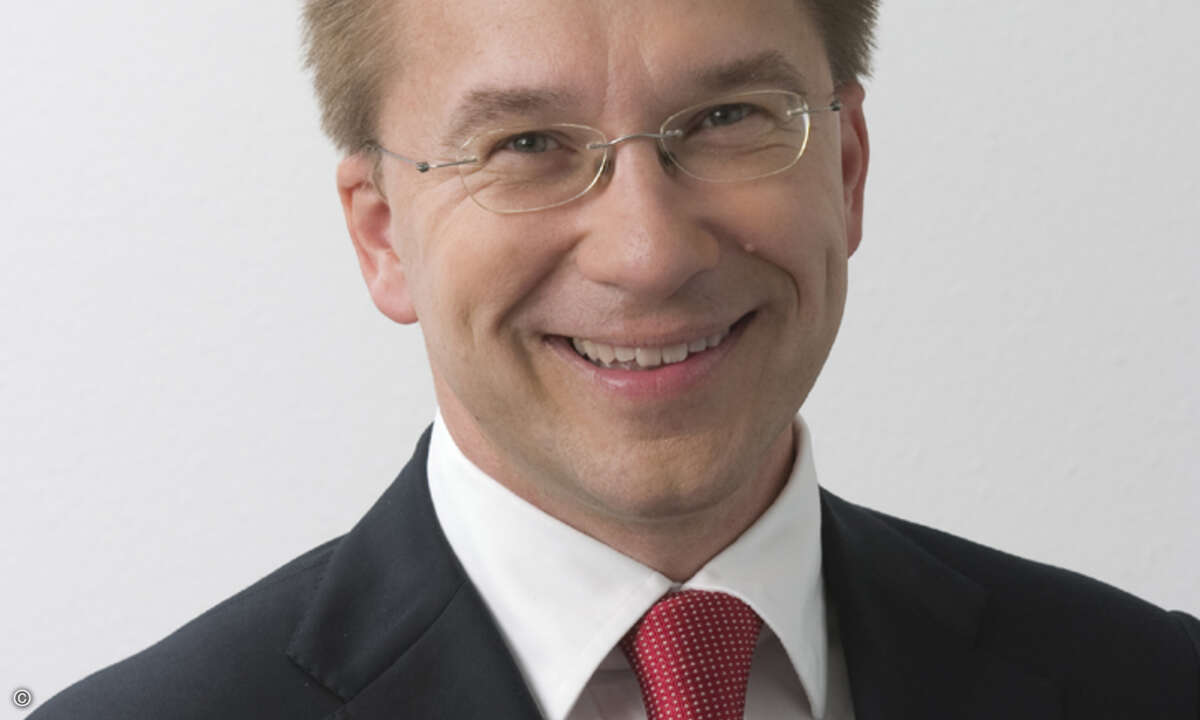»Wir haben mittlerweile eine erfolgreiche Multichannel-Strategie entwickelt« Benedict Kober, Vorstandssprecher Euronics
