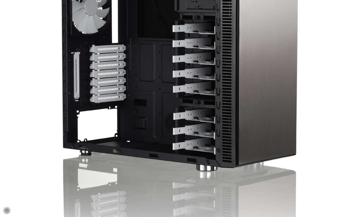Den Miditower »Define R4« gibt es in den schwarz, weiß und grau. © Fractal Design