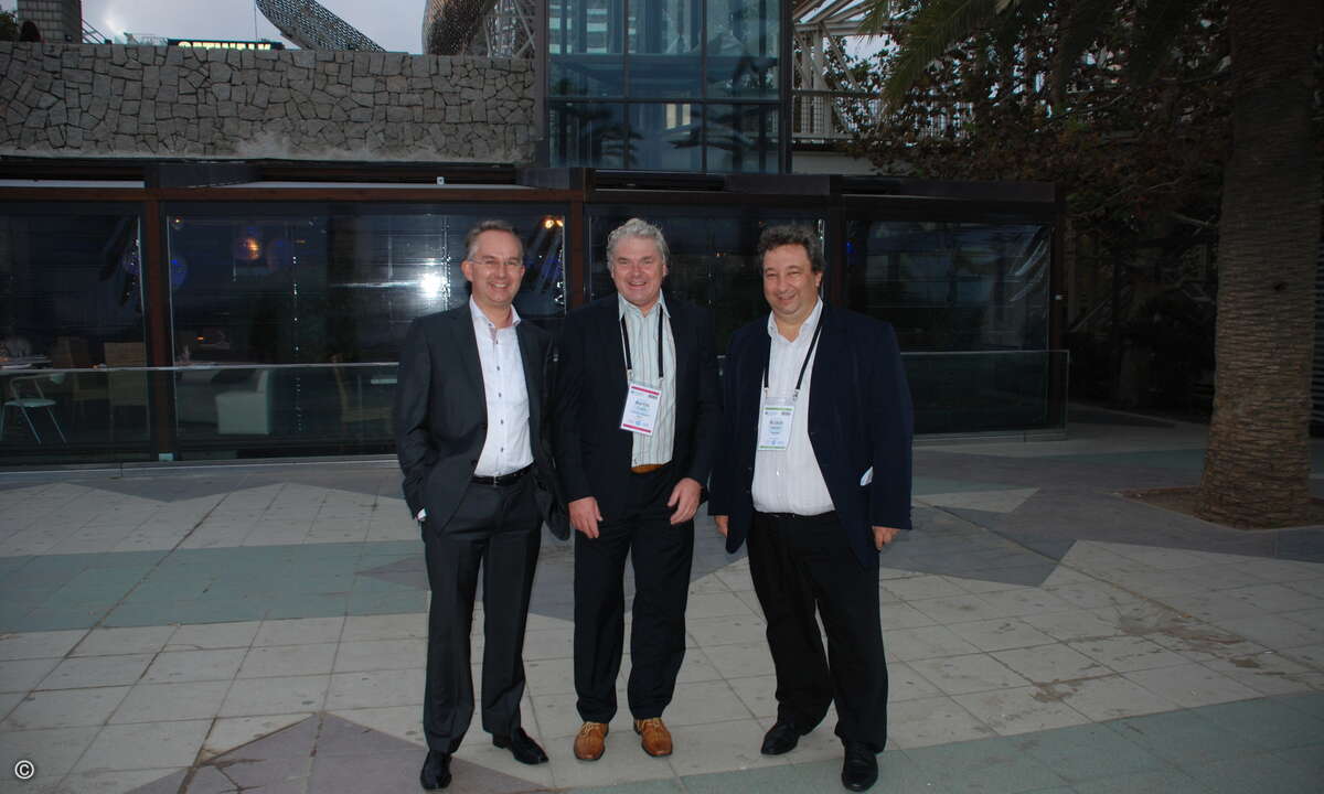Fotograf Gustavo Möller-Hergt führt Regie: Cancom-Vorstände Klaus Weinmann (links) und Rudolf Hotter (rechts) mit CRN-Chefredakteur Martin Fryba