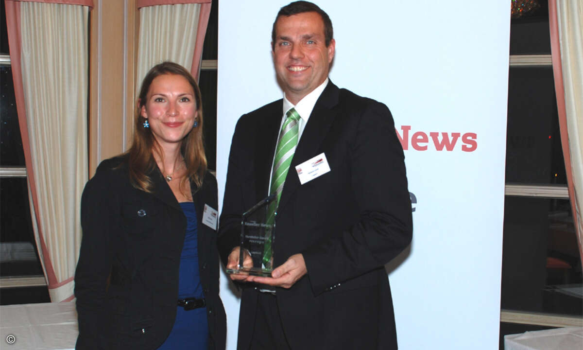 Roland Lunck von Logitech mit Ulrike Garlet, CRN.