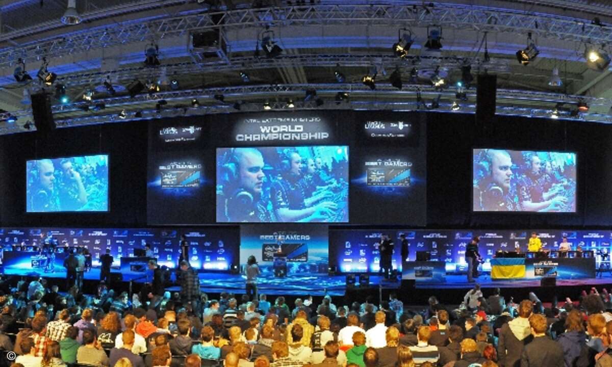 Die Intel Extreme Hall ist zentraler Gaming-Anlaufpunkt der CeBIT (Bild: Turtle Entertainment)