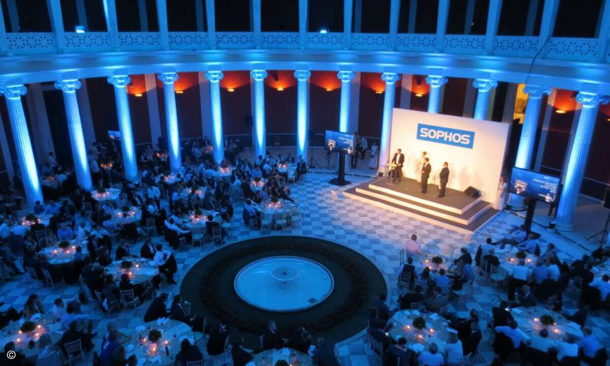 Verleihung der Partner-Awards bei der Abendveranstaltung