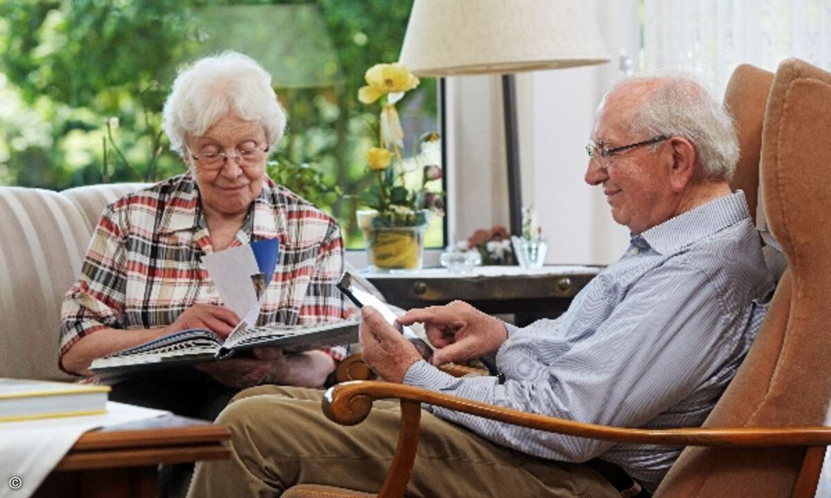 Auch die ältere Generation möchte nicht aus der digitalen Welt ausgeschlossen werden (Foto: Fotloia/ Ingo Bartussek)