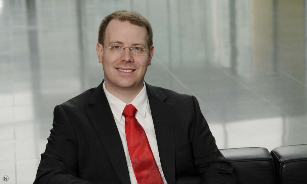 Udo Schneider, Pressesprecher bei Trend Micro, erklärt, wie man sich am effektivsten bei der mobilen Nutzung von Online-Diensten schützt (Foto: Trend Micro)