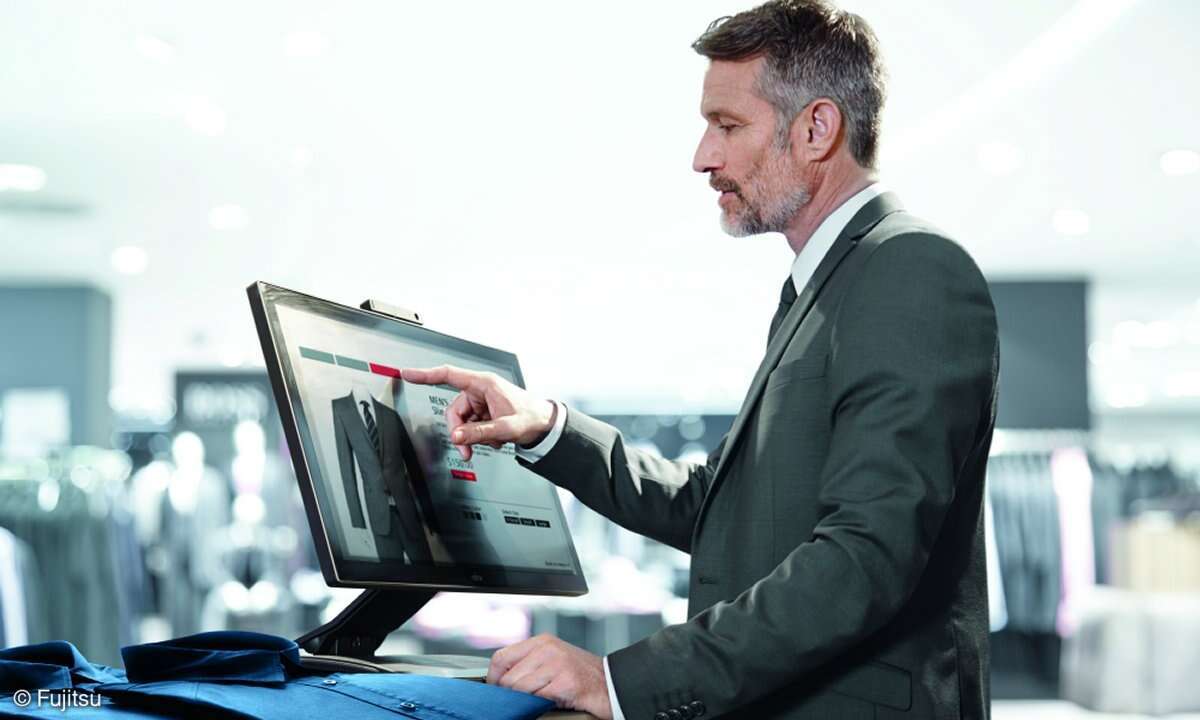 Mit eigenen Apps, Webseiten und Online-Features können Händler dem Showrooming-Trend entgegenwirken (Bild: Fujitsu)
