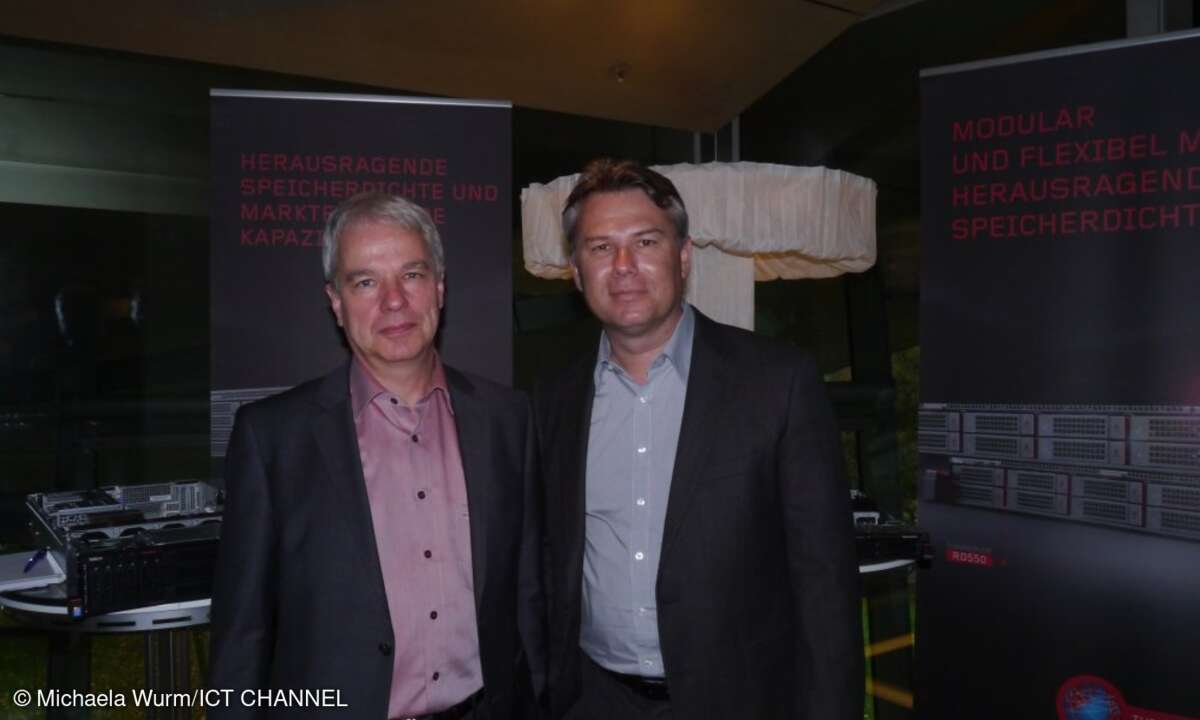 Klaus Gottschalk, Senior IT Architekt und x86-Spezialist und Robert Pasquier, Head of SMB/Channel Deutschland und Österreich
