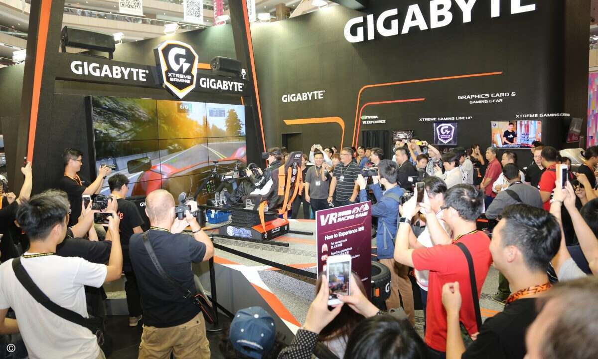 Virtual Reality-Demos wie bei Gigabyte waren ein Besuchermagnet auf der Computex