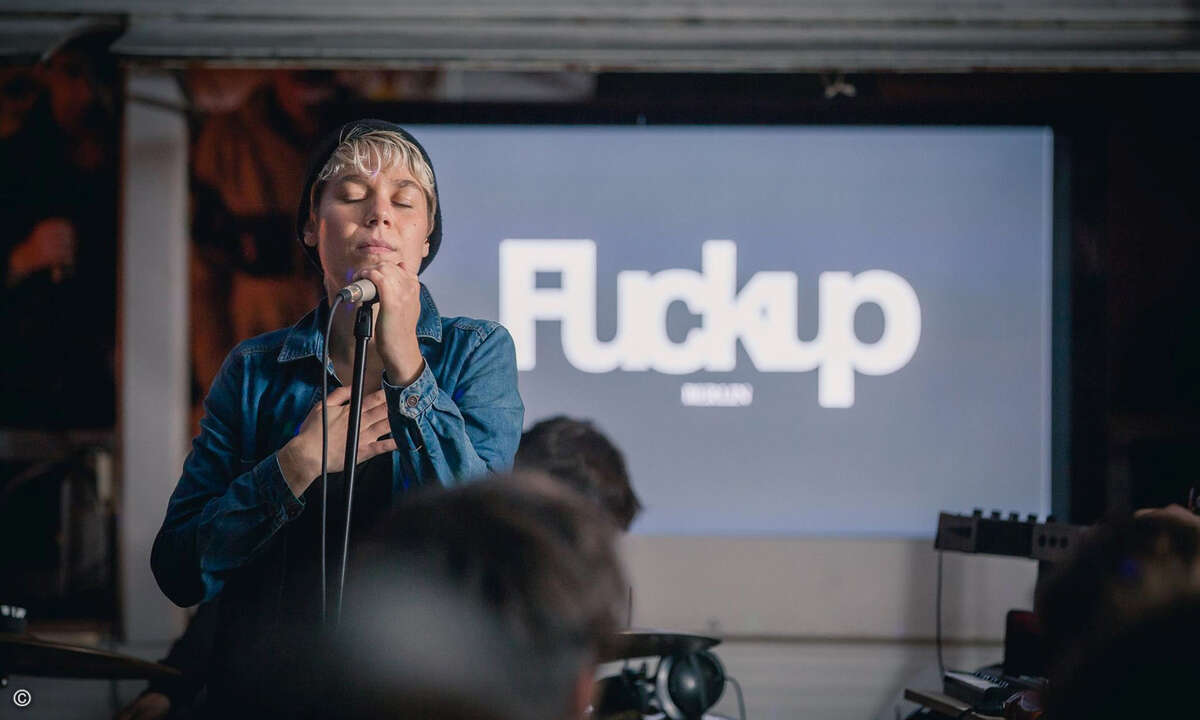 Versager sind die Stars auf Fuckup Nights wie hier in Berlin