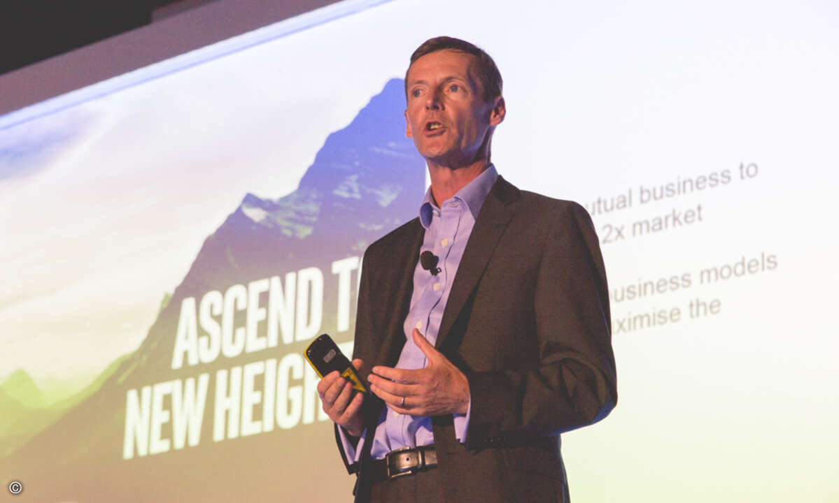 David Small, Vice President EMEA Channel, begrüßt die Intel Security-Partner auf dem EMEA Channel Partner Summit des Herstellers