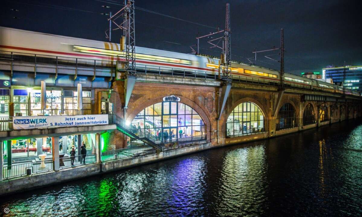In Berlin ist unter drei Bögen des S-Bahnhofs Jannowitzbrücke auf 700 Quadratmetern die DB Mindbox entstanden
