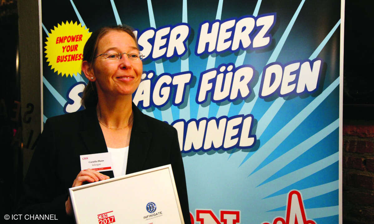 Cornelia Plume von Infinigate