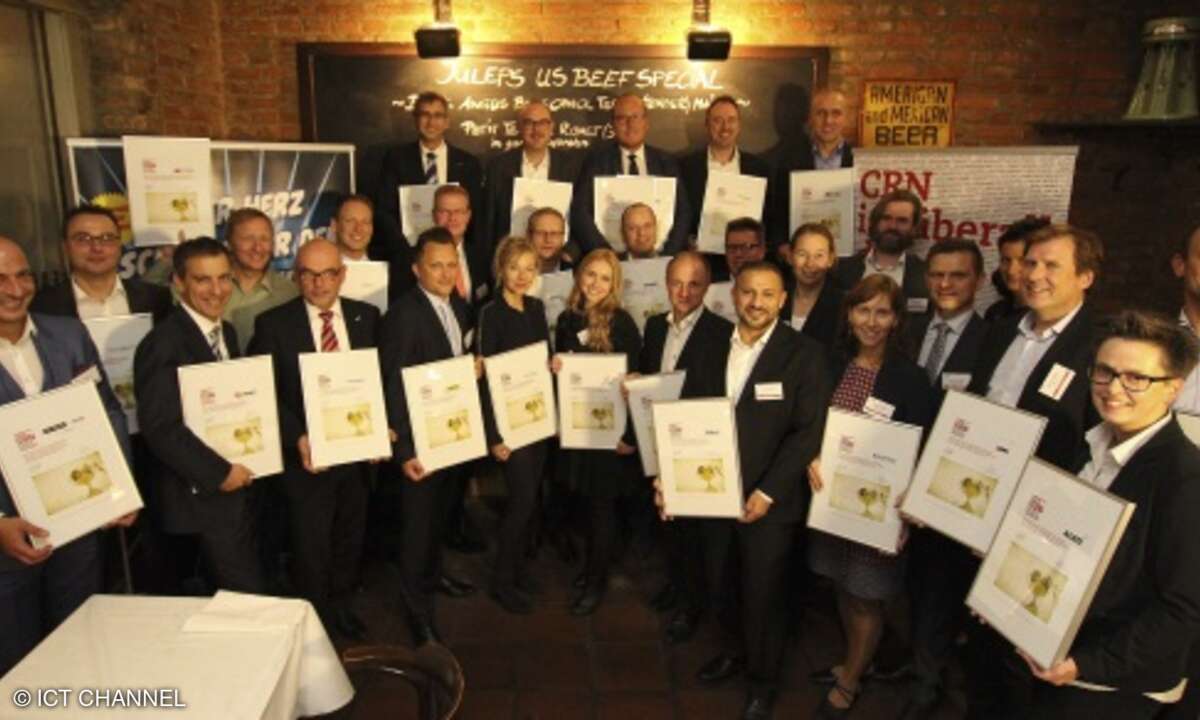 33 Distributoren durften sich auf der CRN Distribution Award-Feier Urkunden abholen