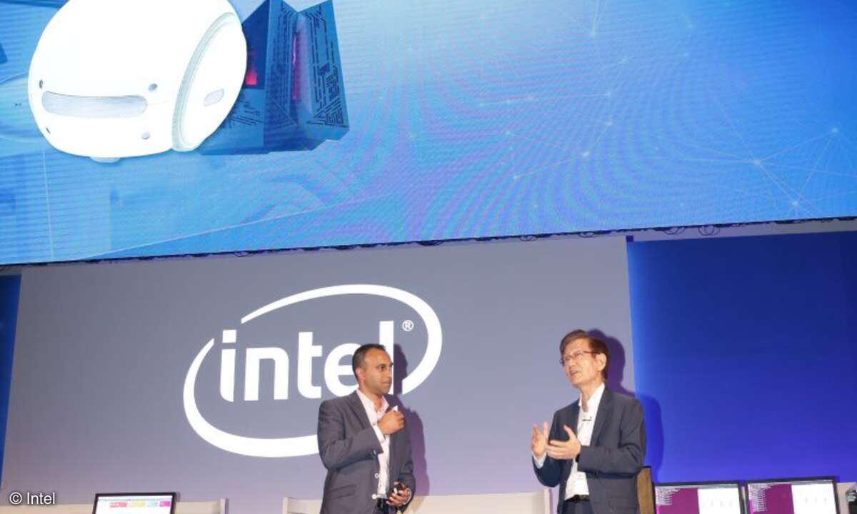 Asus-Chef Jonney Shih (rechts) auf der Computex 2016