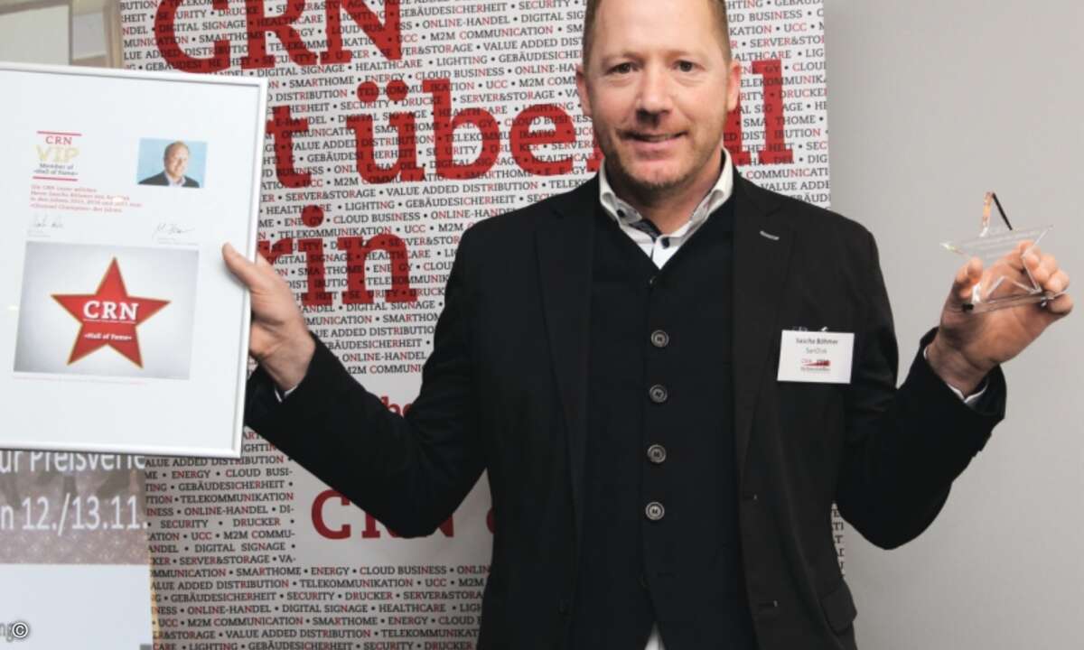 Sascha Böhmer, Sales Director Central Europa bei Western Digital, bei seinem Triple 2015 - im vergangenen Jahr kam noch ein weiterer Award dazu
