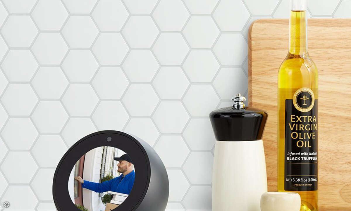 Amazons Echo Spot ist der kleine Bruder des Echo Show