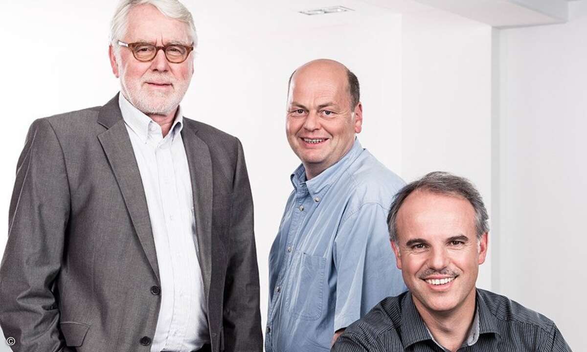 Der 73.jährige Gründer Wilhelm Stemmer setzt nach dem Verkauf seines Unternehmens weiter auf das Führungsduo Christof Zollitsch (CEO) und Technikvorstand Martin Kersting (v.l.n.r.)