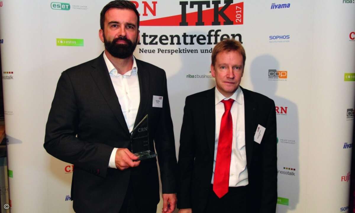 Nachdem sich Maik Höhne (li.) am Vormittag bereits einen Channel-Manager-Award abholen konnte, gab es am Abend auch noch eine Auszeichnung für NetApp als Hersteller