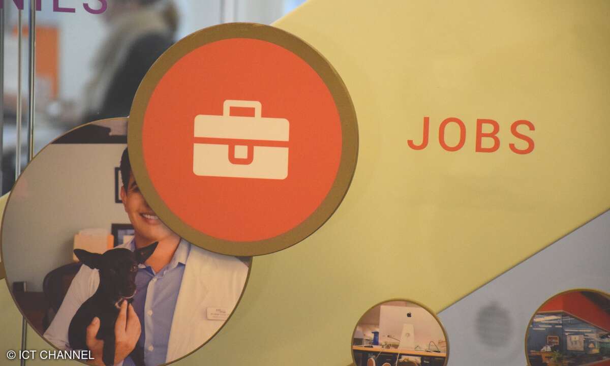 Disruption: Jobs, findet man wohl nicht mehr in Tageszeitungen, sondern in Karrrierenetzwerken wie Linkedin