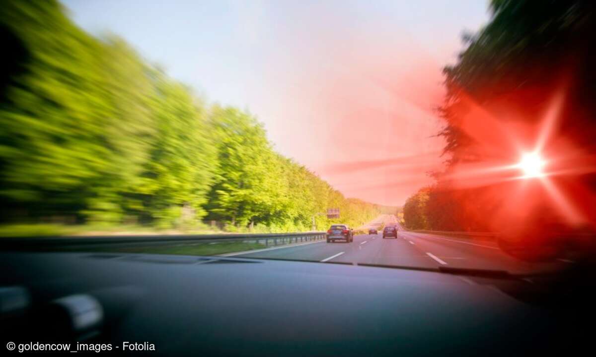 Die Behörden untersuchen nun unter anderem, warum das Fahrzeug schneller als erlaubt unterwegs war