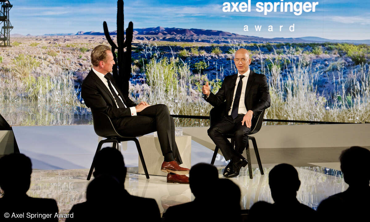 Im rahmen der Preisverleihung des Axel Springer Awards betonte Jeff Bezos, wie wichtig Amazon faire Arbeitsbedingungen für die Mitarbeiter seien