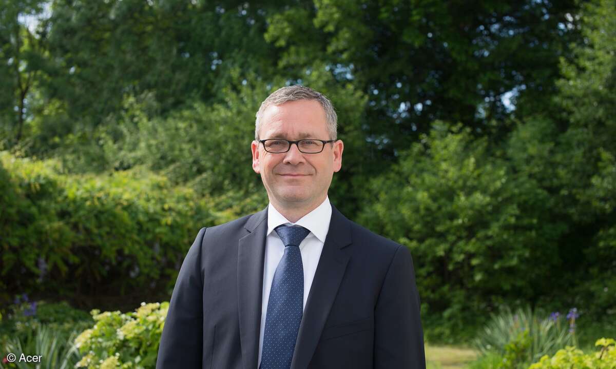 “Wir möchten unseren Partnern die Komplexität im Hardwaregeschäft abnehmen, damit sie sich auf ihre Kunden konzentrieren und profitables Geschäft entwickeln können.” Carsten Dreißig, Acer, Sales Manager SMB Channel
