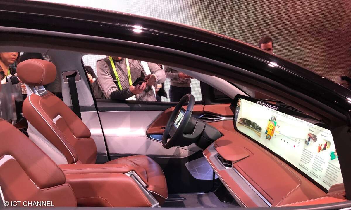 Auch Bytons digitales Cockpit nutzt KI und Amazons Alexa