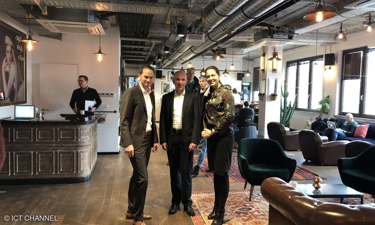 Susanne Kummetz, Director Commercial Channel und Midmarket Sales, mit ihren HP-Kollegen Stephen Rommel (links) und Michael Gieseke