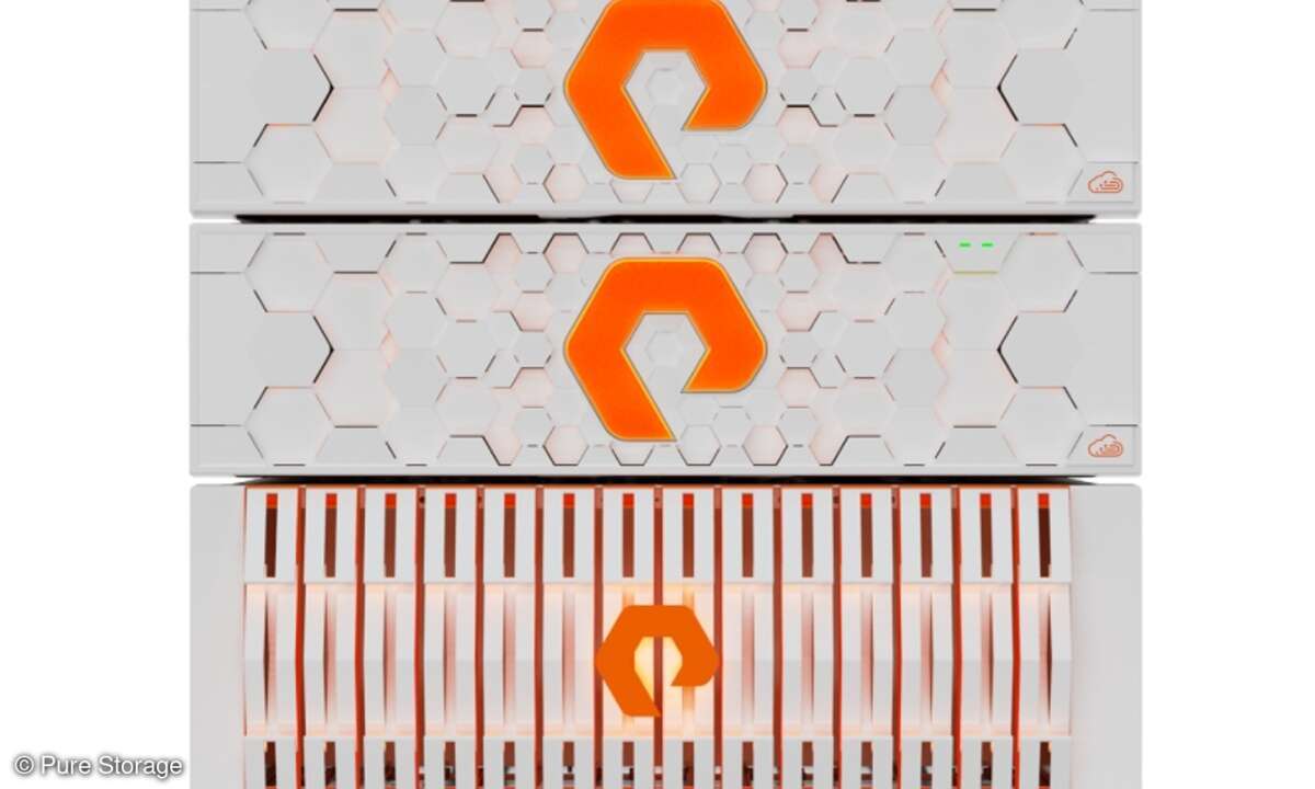 Zwei »ObjectEngine«-Appliances mit einem »FlashBlade«-Array von Pure Storage