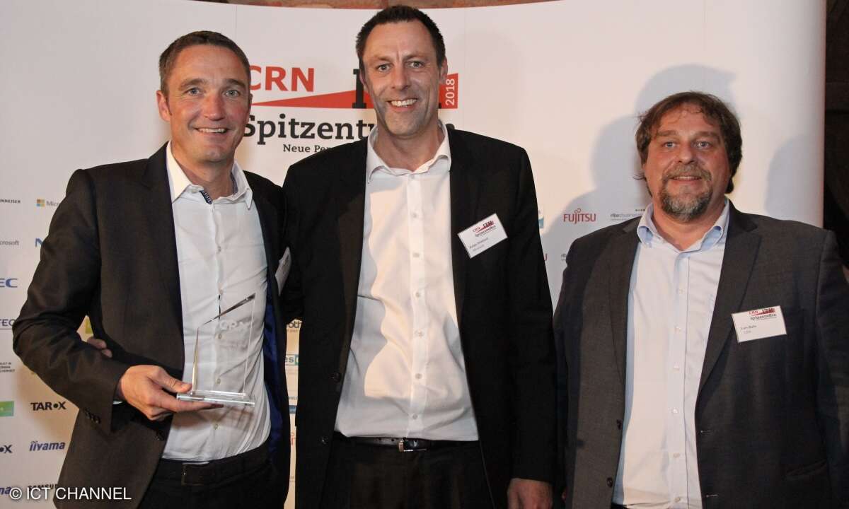 Jörg Kreykamp (links) und Robin Wittland (Mitte) mit CRN-Redakteur Lars Bube