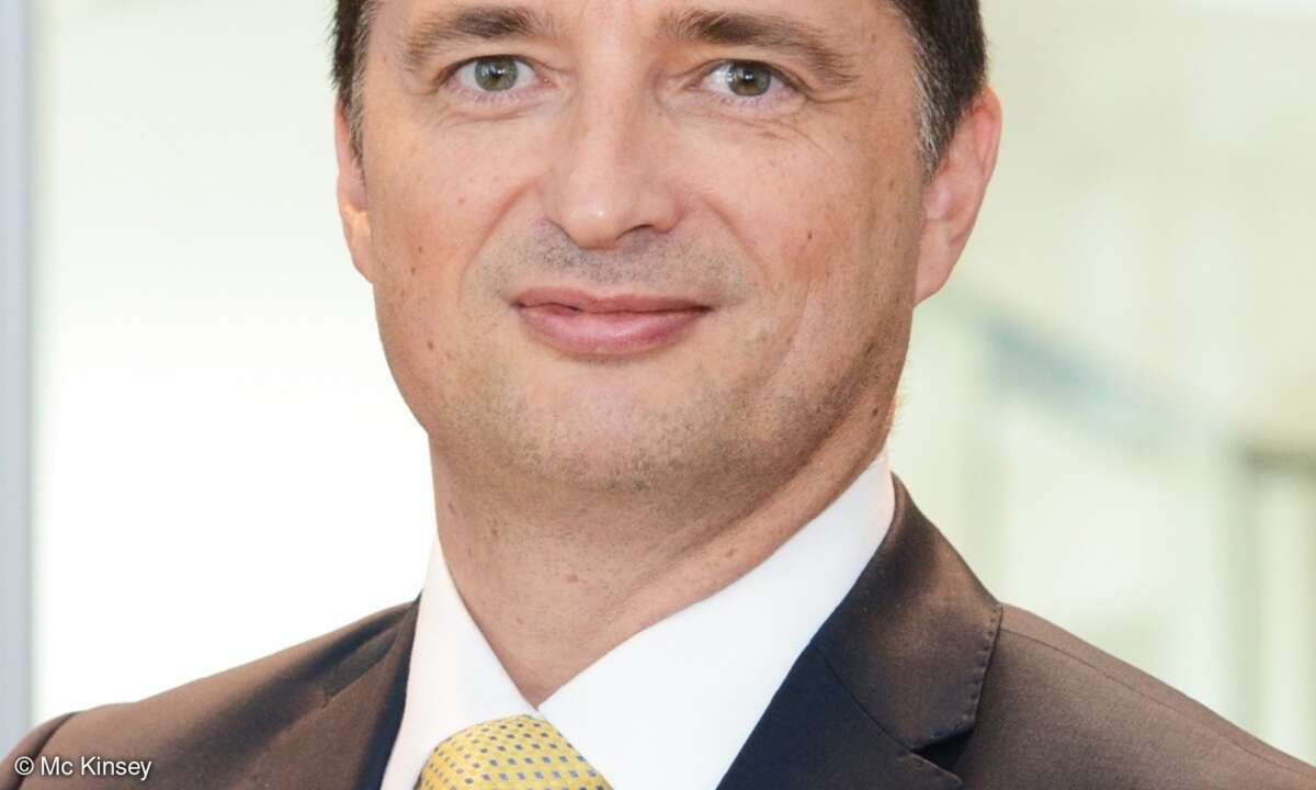 Rolf Riemenschnitter ist Partner bei der Unternehmens- und Strategieberatung McKinsey. Zuvor war er Group Chief Information Officer der Deutschen Bank