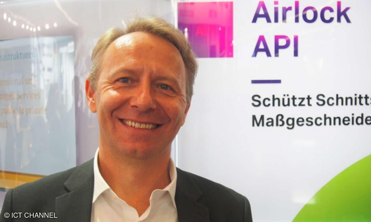 Gernot Bekk-Huber, Airlock