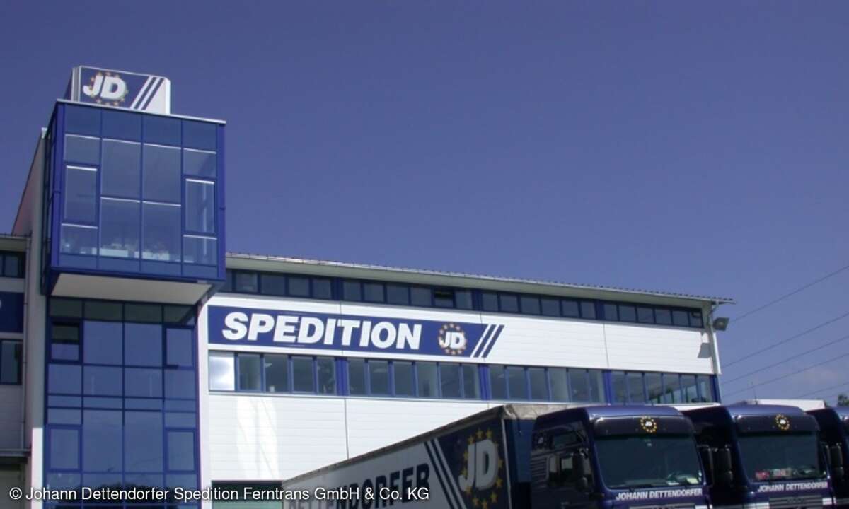 Das Firmengebäude der Johann Dettendorfer Spedition