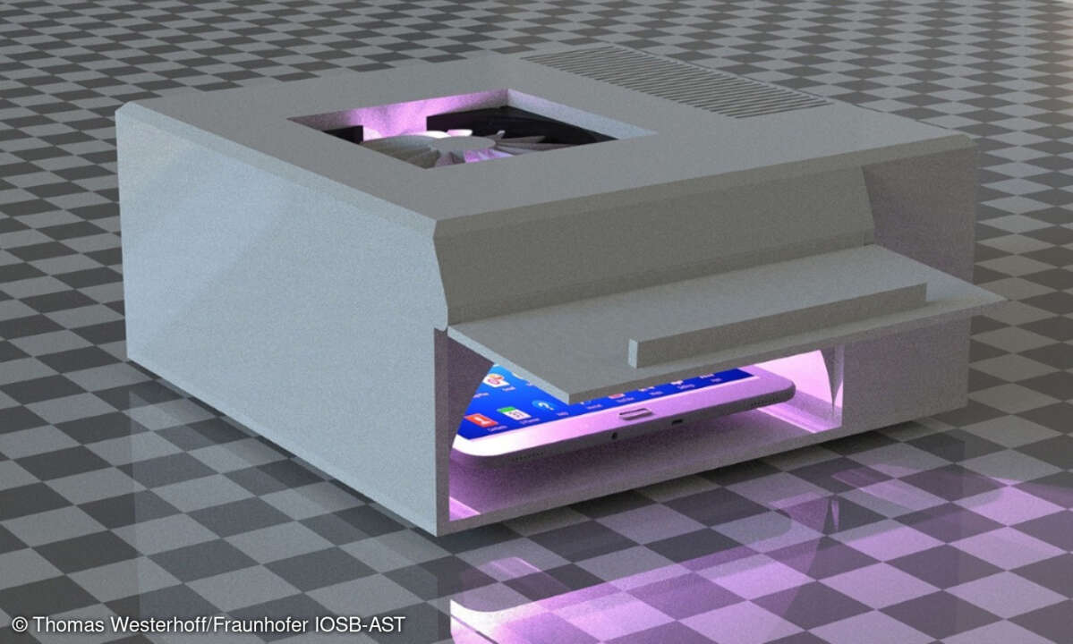 Forscher des Fraunhofer-Instituts haben eine Lösung zum Desinfizieren von Smartphones entwickelt.