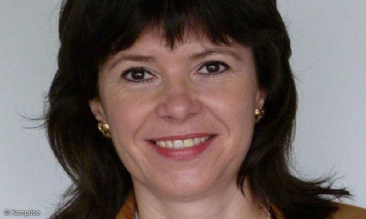 Oksana Braune, Komprise