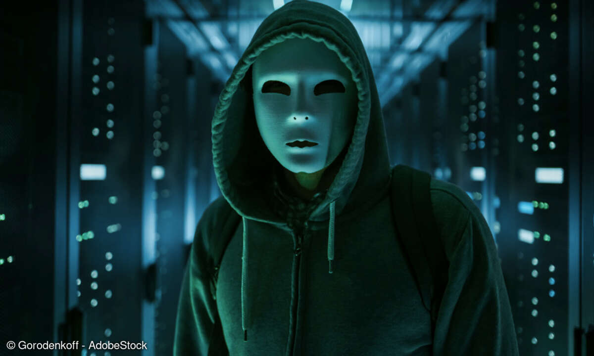 Cyberkrimineller Hoodie-Träger