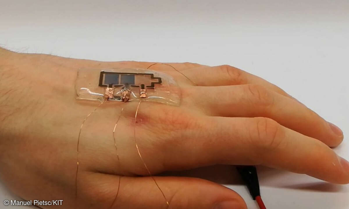 Forscher des Karlsruher Instituts für Technologie (KIT) haben ein Display entwickelt, das per Tintendrucker auf die Haut aufgetragen wird und vollständig kompostierbar sein soll
