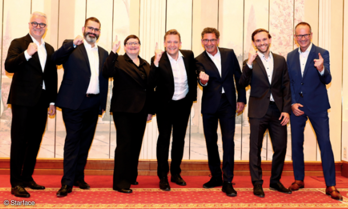 Von links: Christoph Lösch (Estos) Thomas Weiß (TeamFON), Barbara Mauve, Florian Buzin, Jürgen Signer (alle Starface), Michael Brand (Maxburg), Florian Bock (Estos).