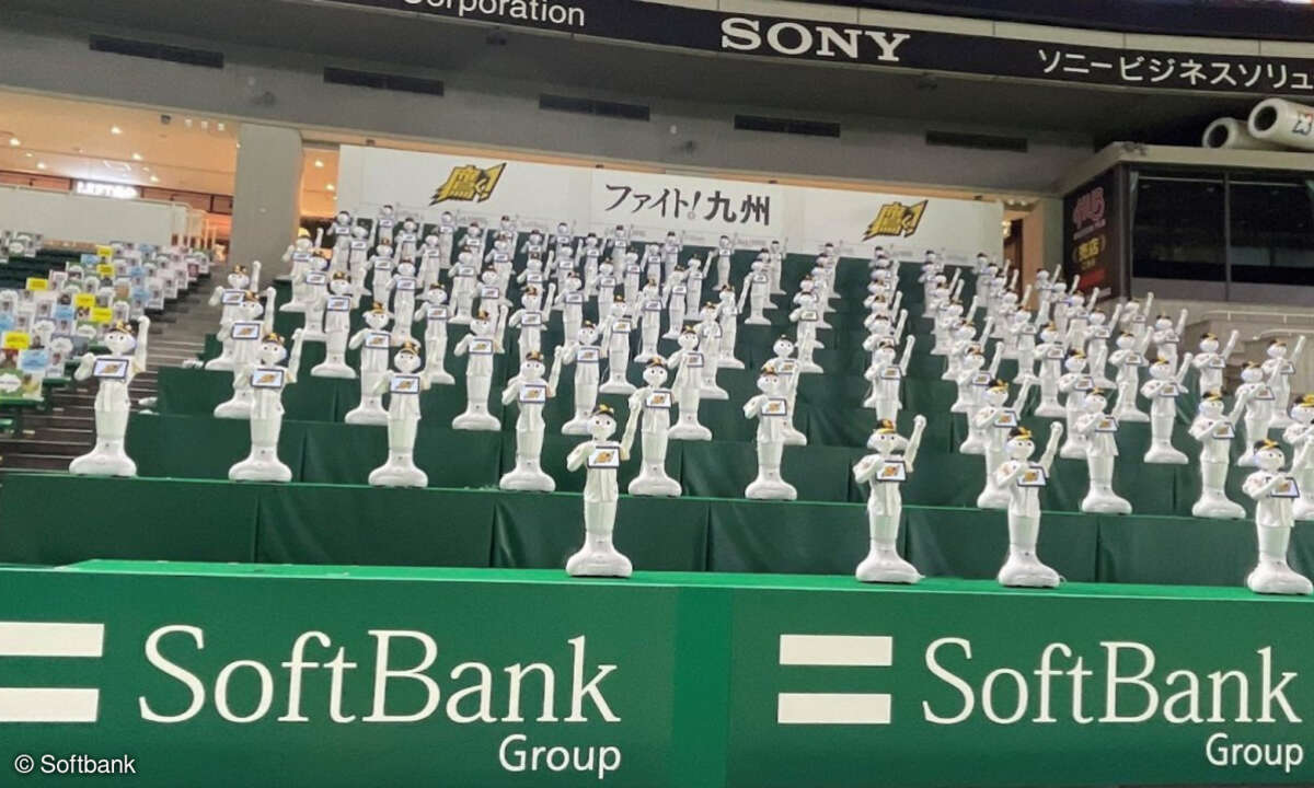 100 Cheerleader-Roboter von Softbank stellen einen Weltrekord auf
