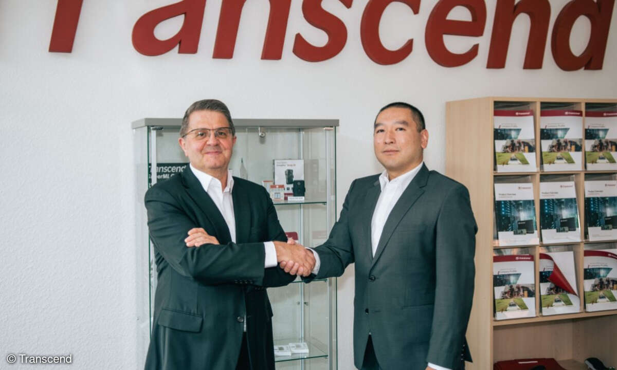 Steven Hong (rechts) tritt die Nachfolge von George Linardatos bei Transcend an