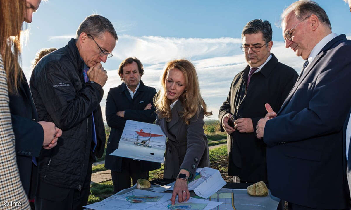 Intel-CEO Pat Gelsinger auf der Baustelle der geplanten Intel-Fabrik in Magdeburg