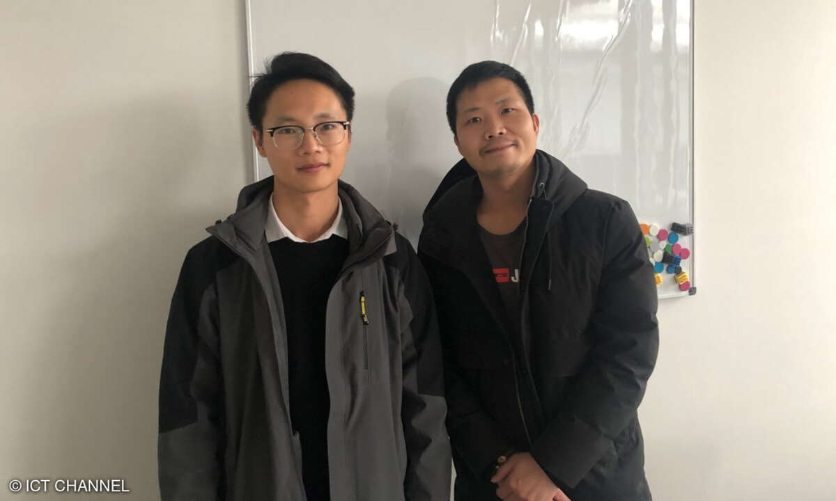 Yongning Li, Business Development Assistant Germany, und Senior Sales Manager Alexander Fu, zu Besuch in der Redaktion von ICT CHANNEL