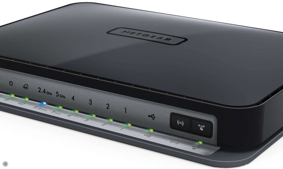 110603_netgear_WNDR4000_3-4Lft