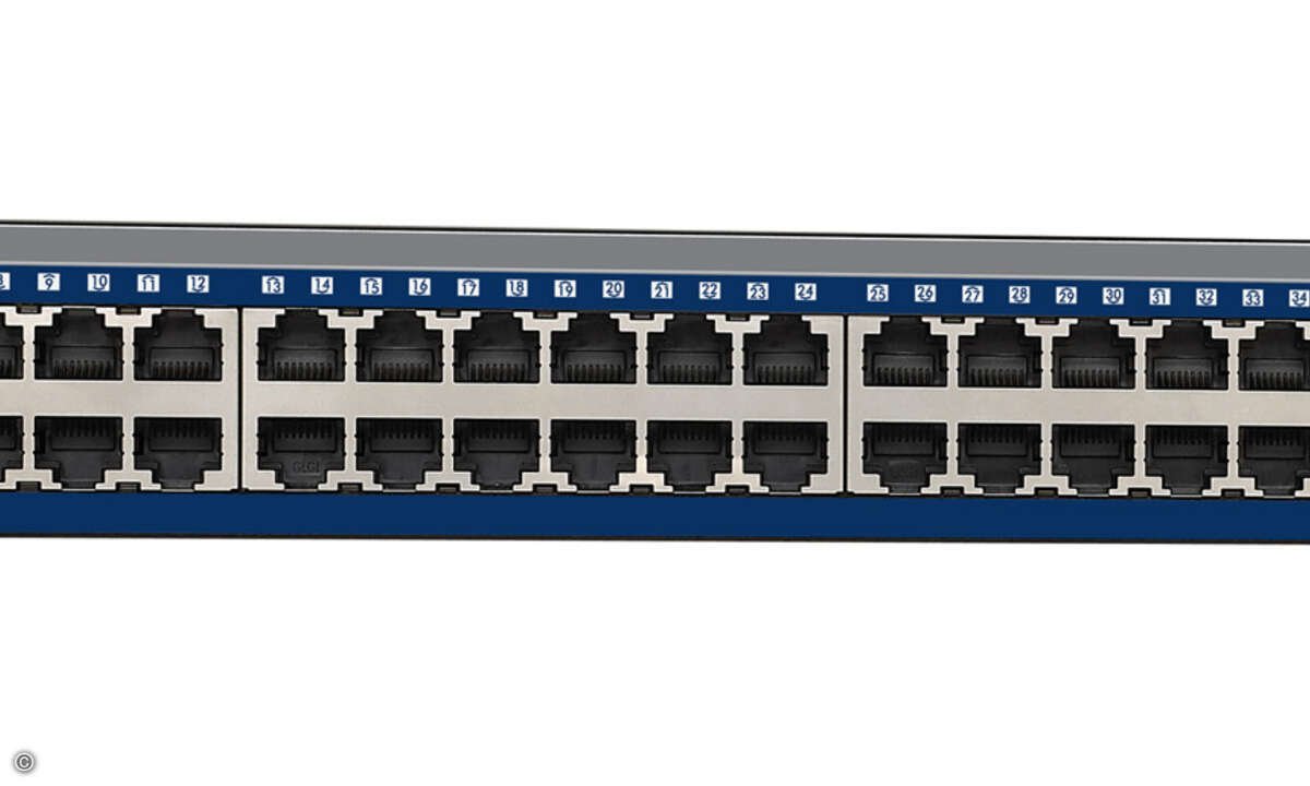 110809NetgearGS752TXS